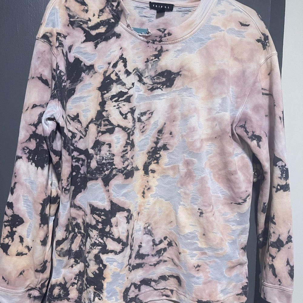 Tie-Dye Long Sleeve Sweatshirt